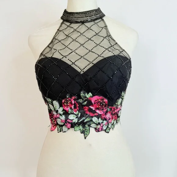 Halter crop top - Picture 1 of 5